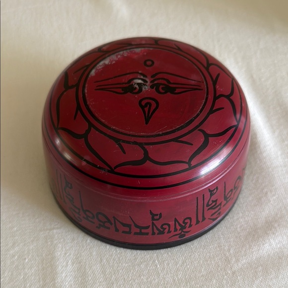 Red and Black Singing Bowl - Picture 3 of 4